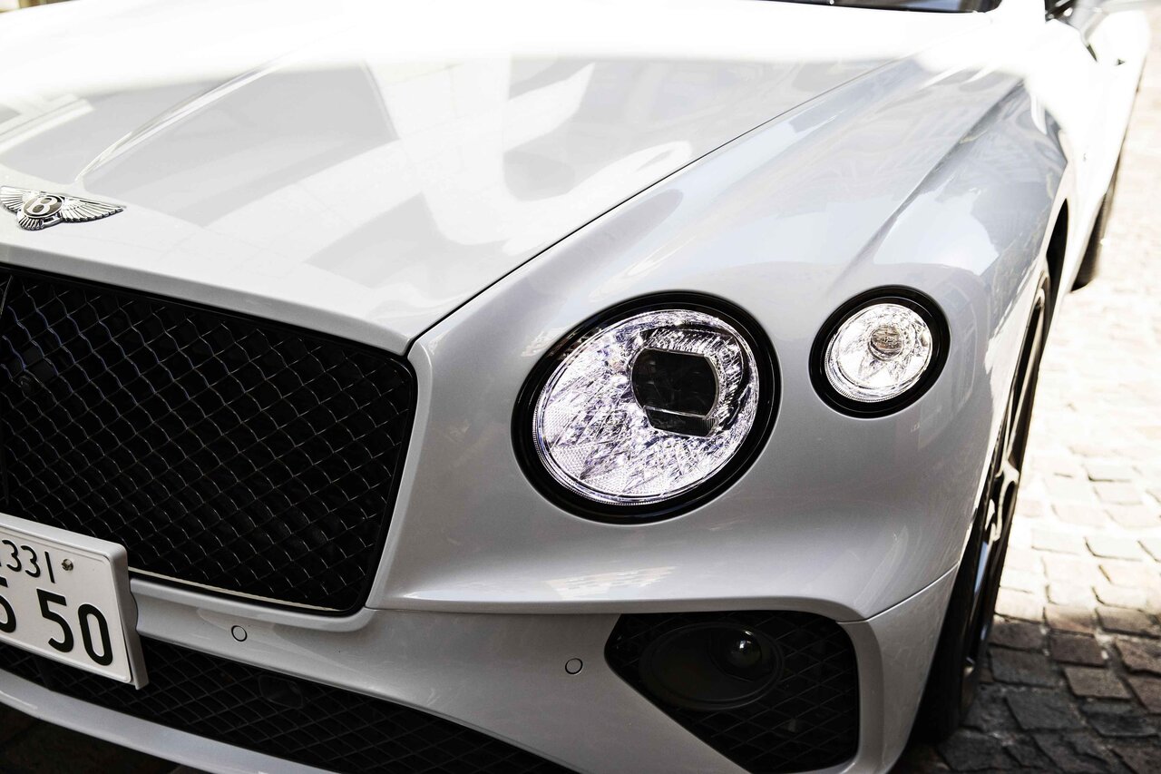 ライフアチーバーが語るベントレーの魅力──栗林研治先生×ベントレーコンチネンタルGT V8｜Bentley