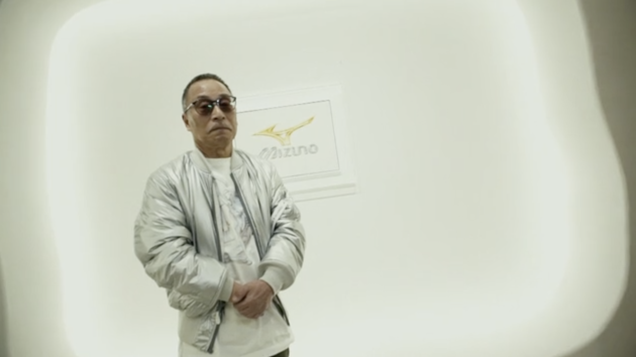 Mizuno's Flagship Model 'WAVE PROPHECY SORAYAMA' Designed by Hajime Sorayama Released