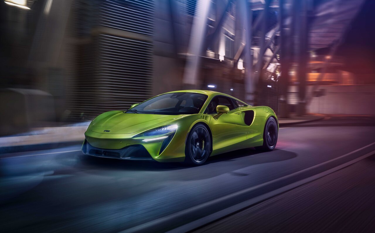 マクラーレン、ハイブリッドシステムを搭載した市販型スーパーカー「アルトゥーラ」を発表｜McLaren