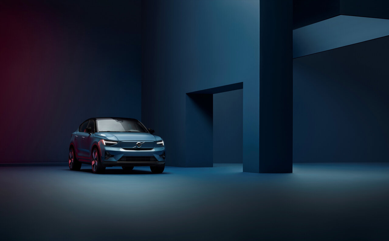 ボルボ、2030年までに完全なEVメーカーに　　EV専用モデル「C40」もワールドプレミア｜VOLVO