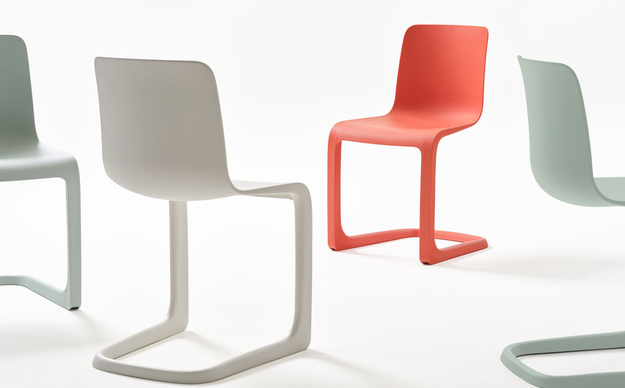 ジャスパー・モリソンによる初の全プラスチック製キャンチレバーチェア｜ Vitra