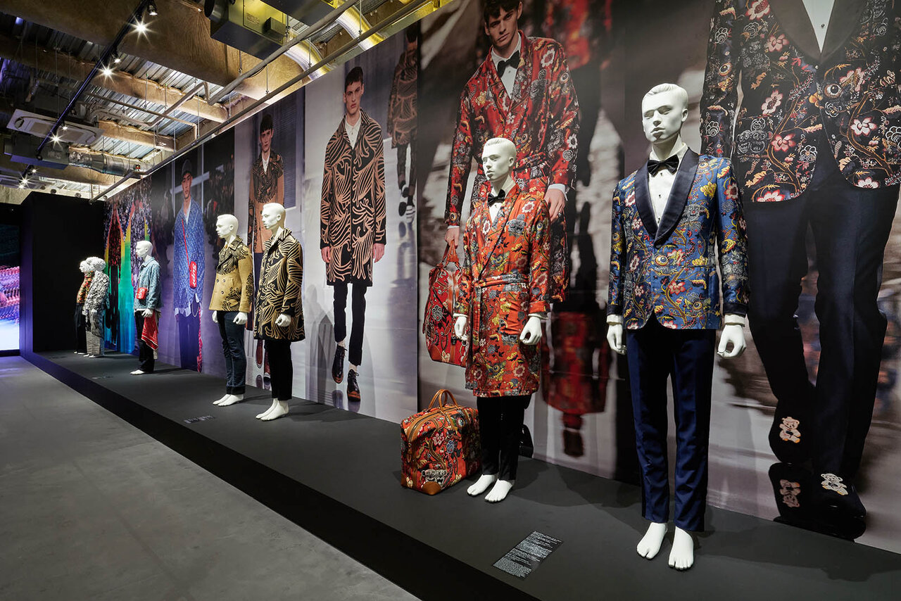 "LOUIS VUITTON &" Exhibition Looks Back at the Maison's 160-Year History Through 10 Themes | LOUIS VUITTON