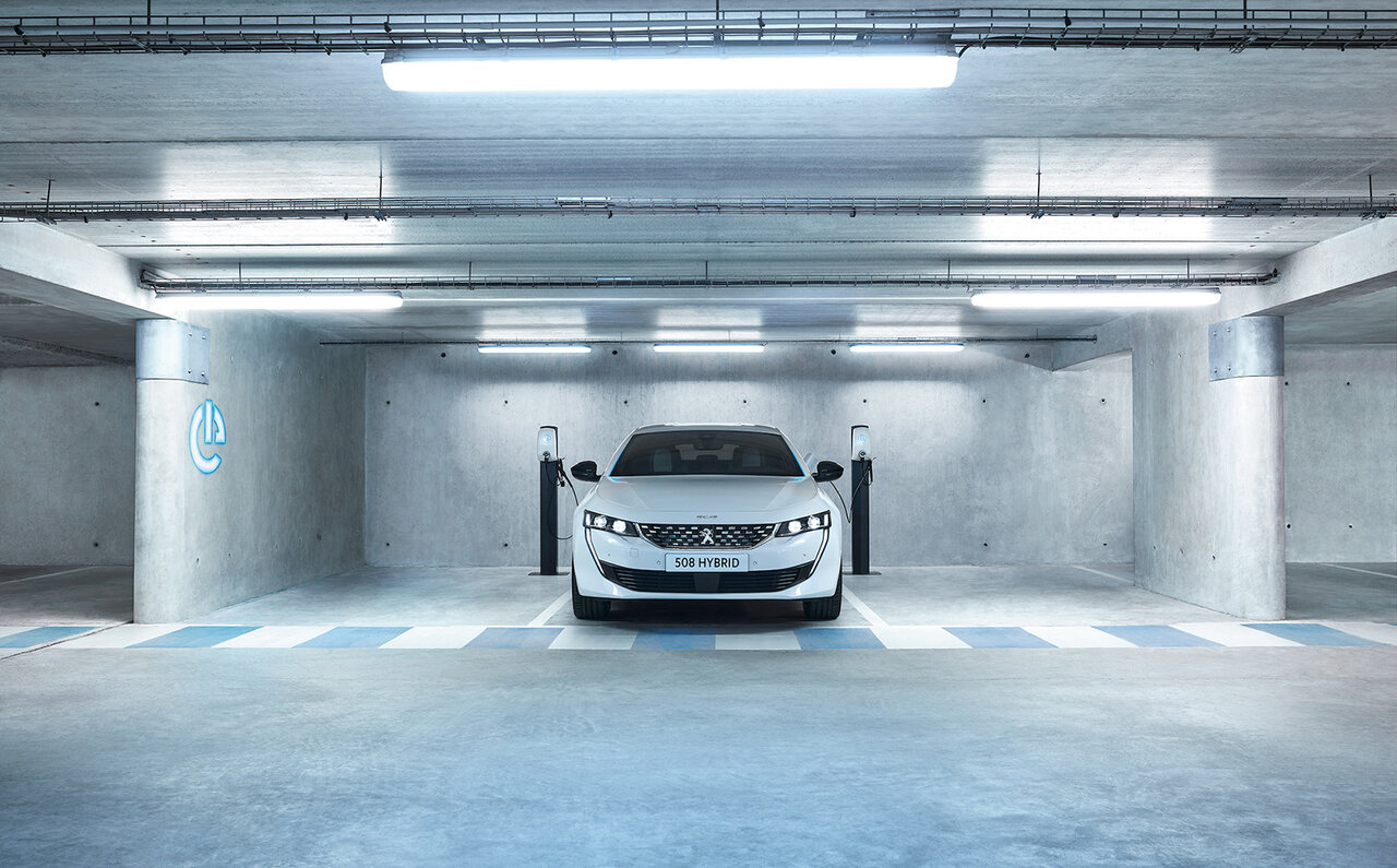 Peugeot Introduces PHEV Model to Flagship 508 | Peugeot
