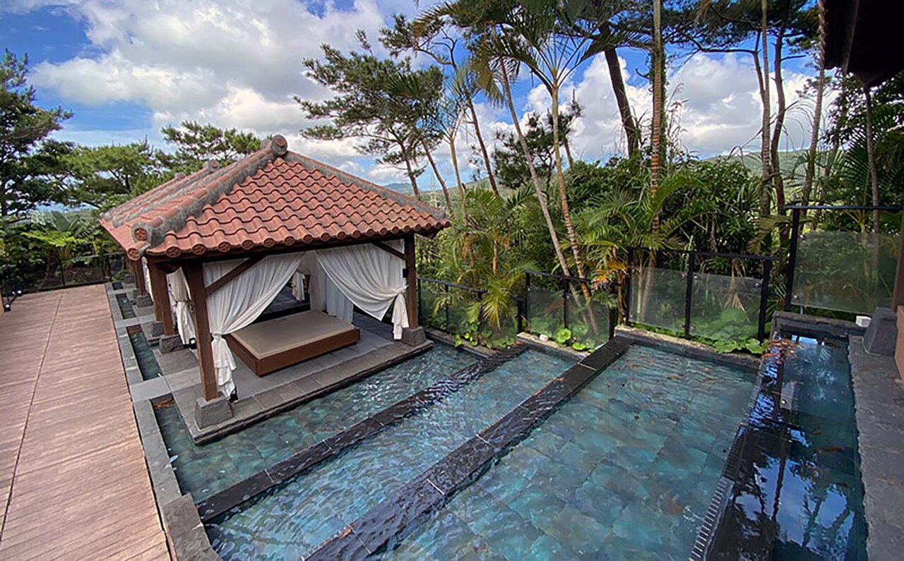 New Club Lounge! How does The Ritz-Carlton, Okinawa measure up? | TRAVEL