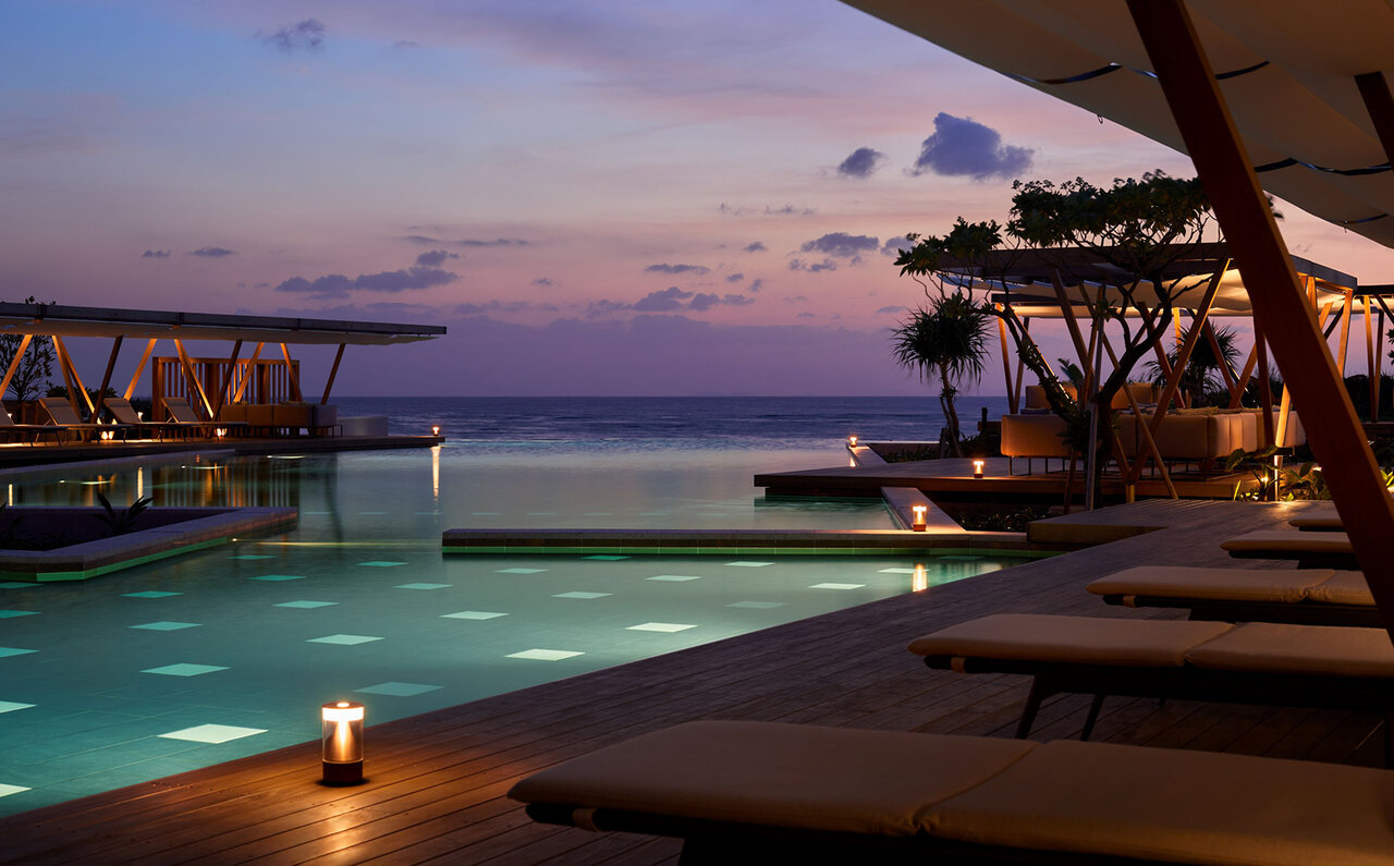 The New Standard for Okinawa Stays? Immerse Yourself in Sky and Sea at the "Starlight Hot Pool," Warm Even in Midwinter!｜HOSHINOYA Okinawa