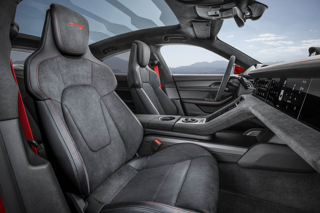 The Taycan Welcomes its First Gran Turismo Sport Model to Break the 500km Range Barrier | Porsche