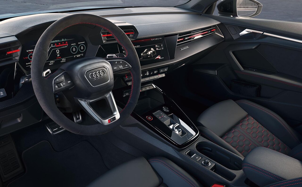 アウディRS 3が4年ぶりのフルモデルチェンジ　発表を記念した1stエディションも50台限定で導入｜Audi