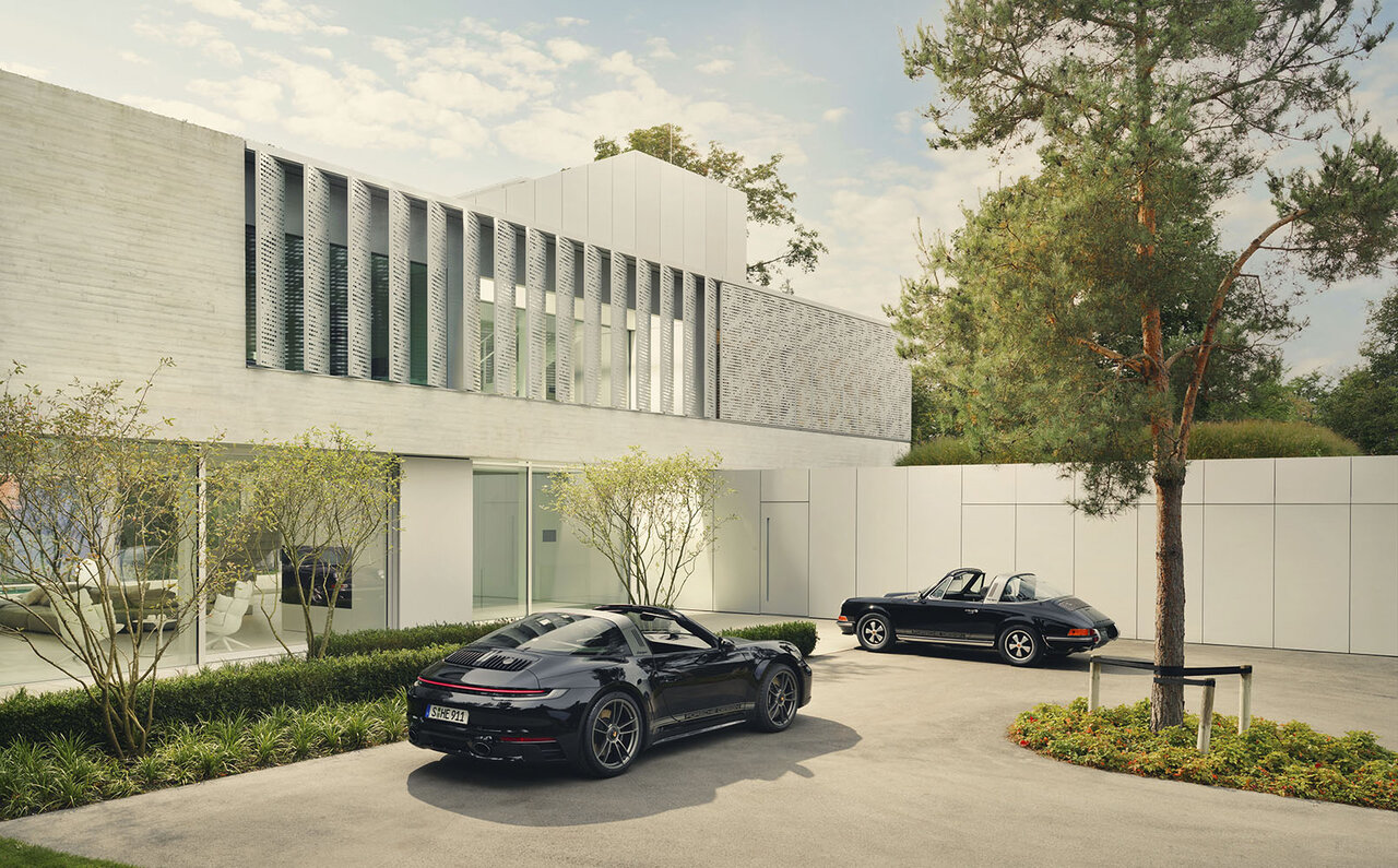 ポルシェデザインの50周年を祝う911タルガ4GTSの限定モデルが登場｜Porsche