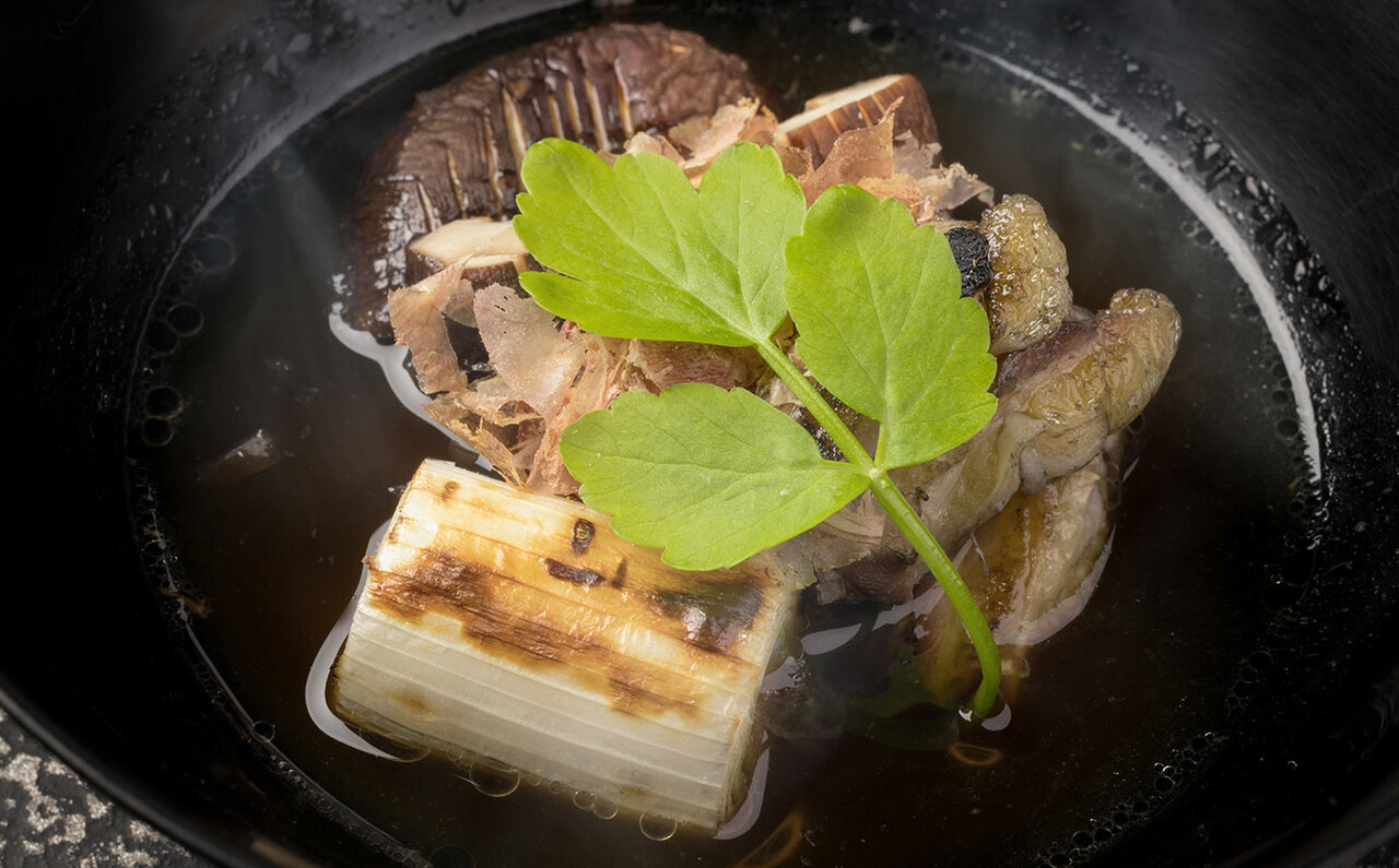 料理人の知識・手捌きを独占する和食版シェフズ・テーブル。「星のや軽井沢」究極のもてなしがここにあり！｜TRAVEL