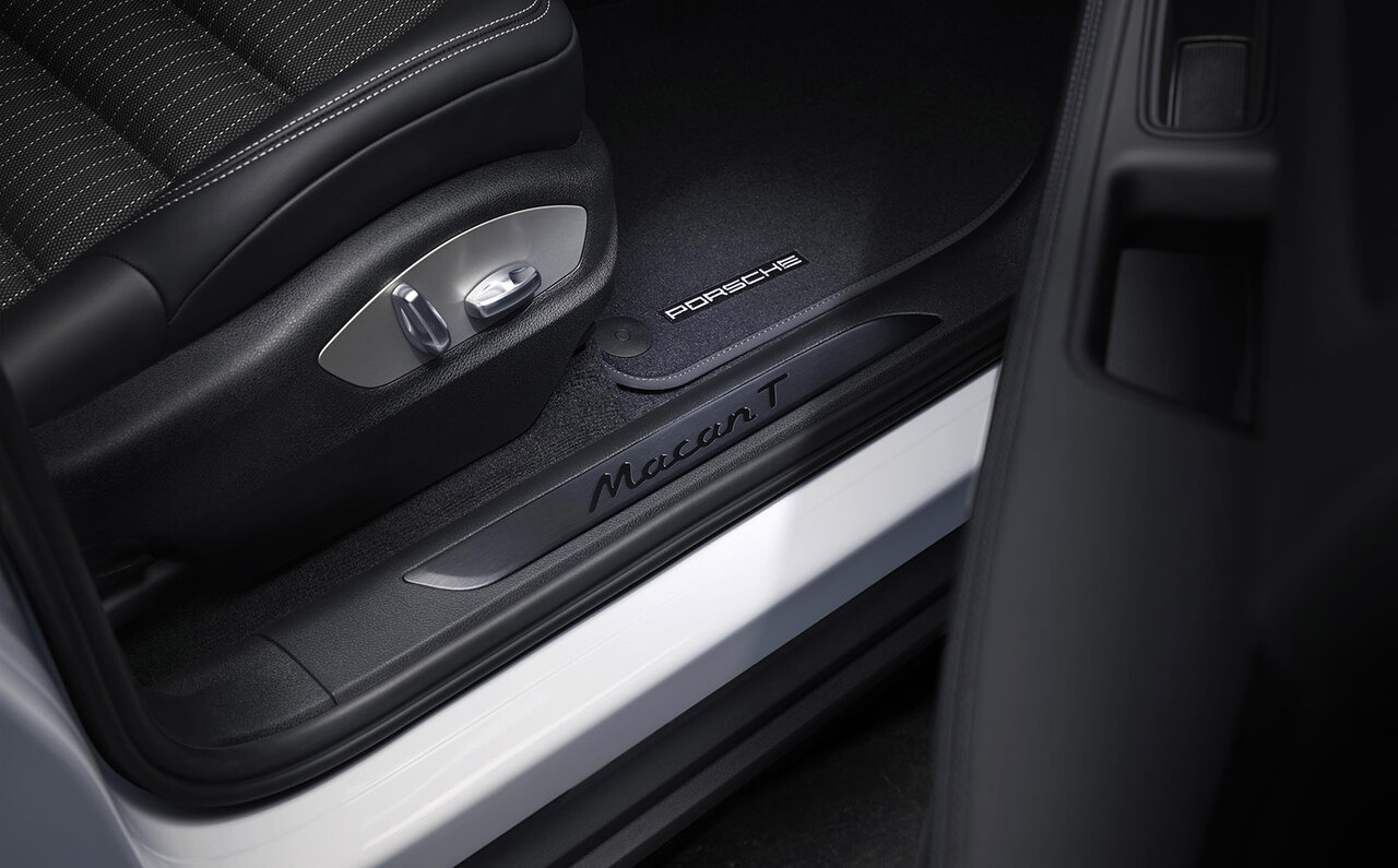 The First Four-Door Model to Bear the 'T' Name: The Porsche Macan T Debuts | Porsche