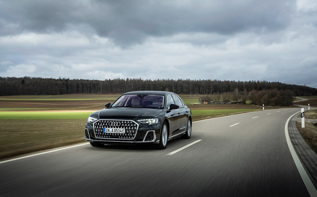 アウディのフラッグシップセダンA8が大幅にアップデート｜Audi