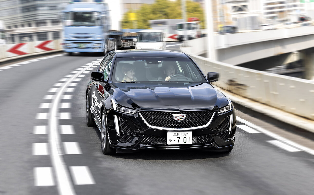 注目のクリエイターがキャデラックとともに過ごす一日──CT5 × インテリアスタイリスト窪川勝哉 & トラベルジャーナリスト 飯嶌寿子編｜Cadillac