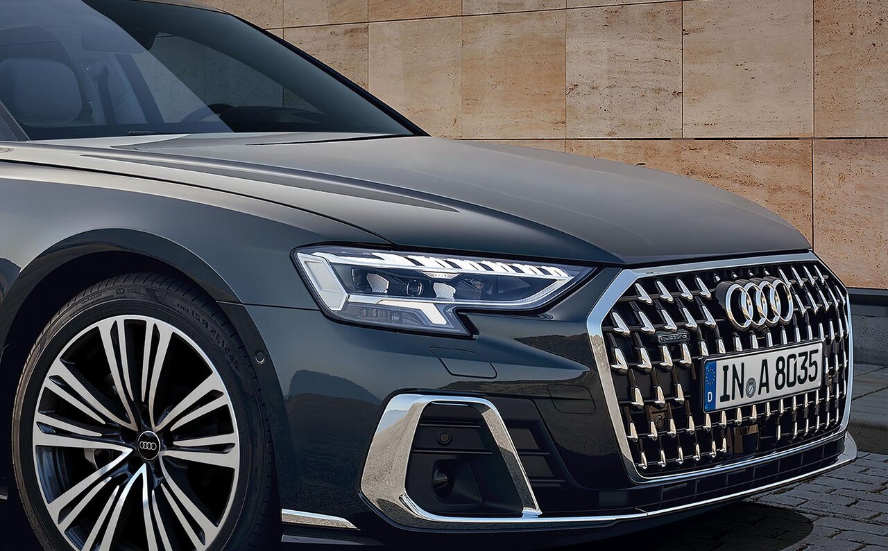 大幅なアップデートを果たしたアウディA8が登場｜Audi