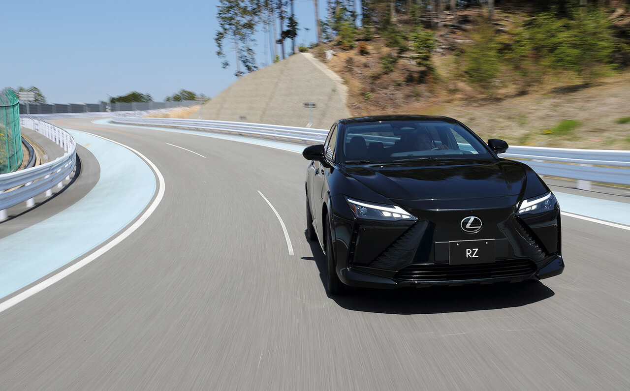 レクサス初となるバッテリーEV専用モデル「RZ」プロトタイプに試乗──その走り味とは？　｜LEXUS