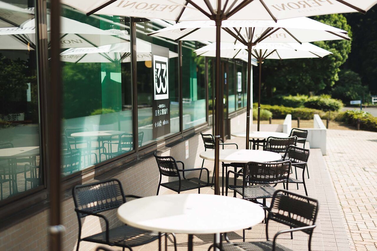 An Oasis in the City. A Cafe Coexisting with a Forest Park Opens Within the Imperial Palace Outer Garden and Kitanomaru Park | CAFÉ 33