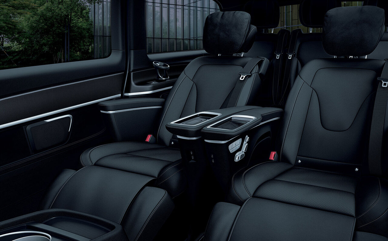 Introducing the flagship V-Class with stylish black accents | Mercedes Benz