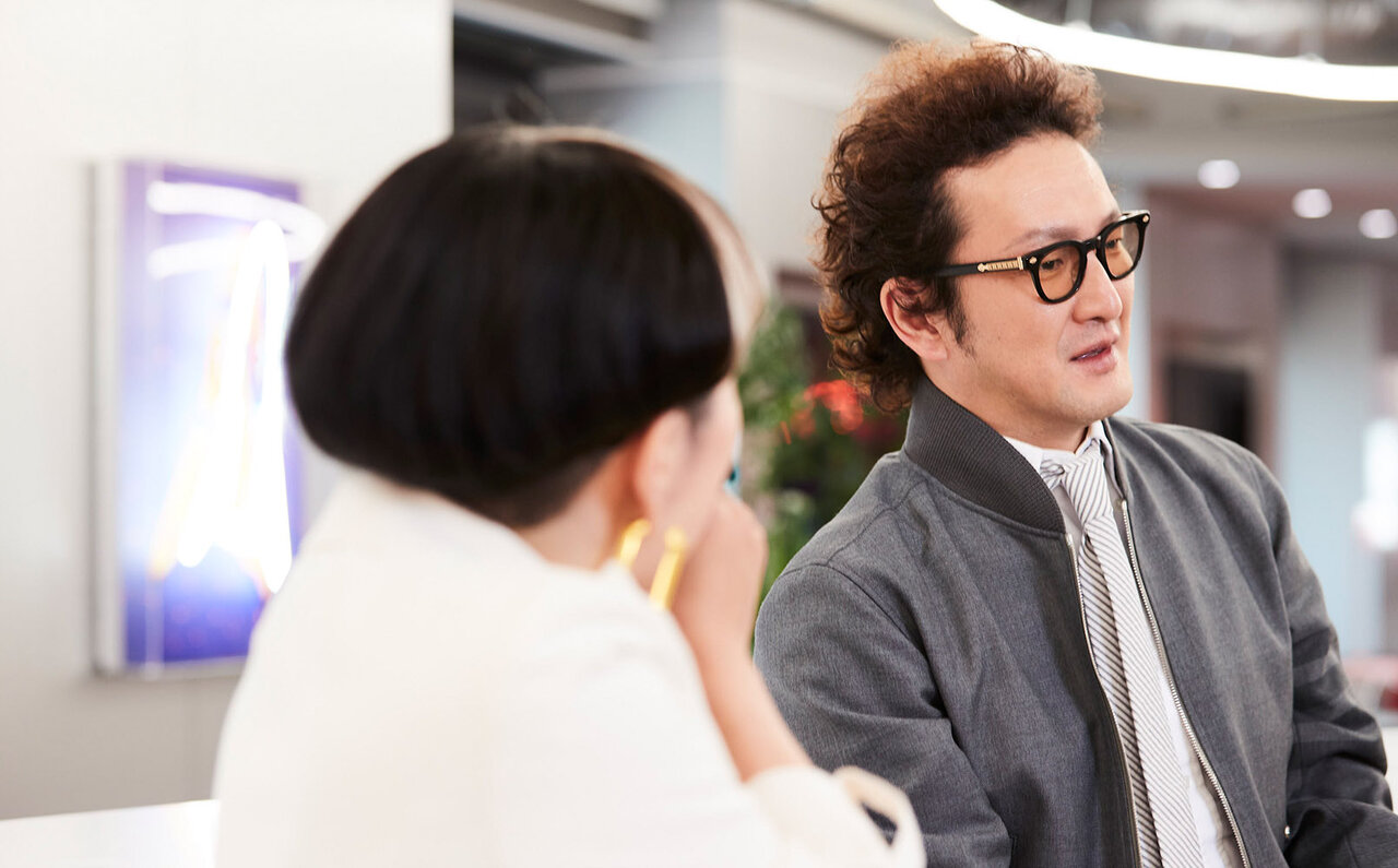 "It's nice to get coffee for safe driving, isn't it?" Shido Nakamura relates to the new car insurance | e-Design Insurance "&e"