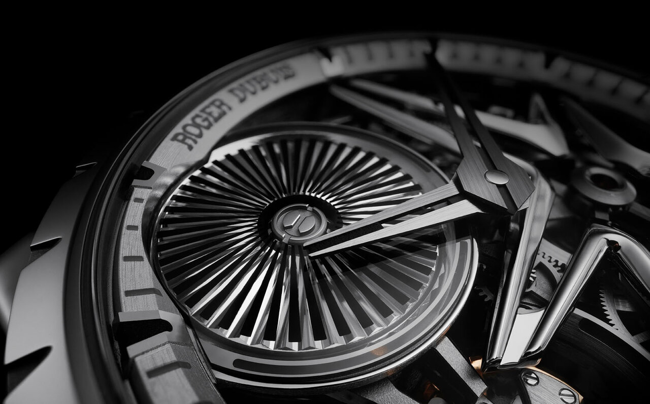世界的イラストレーター・空山 基氏と、ロジェ・デュブイが夢のコラボレーション｜ROGER DUBUIS
