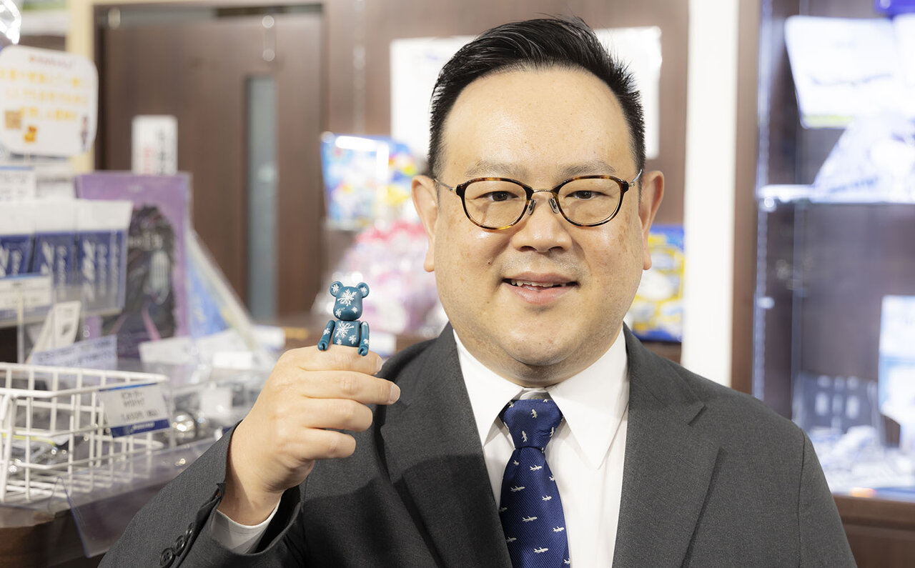 The Creation of "Shiroi Koibito × BE＠RBRICK Snow Crystal 100%," Inspired by Traditional Packaging | MEDICOM TOY