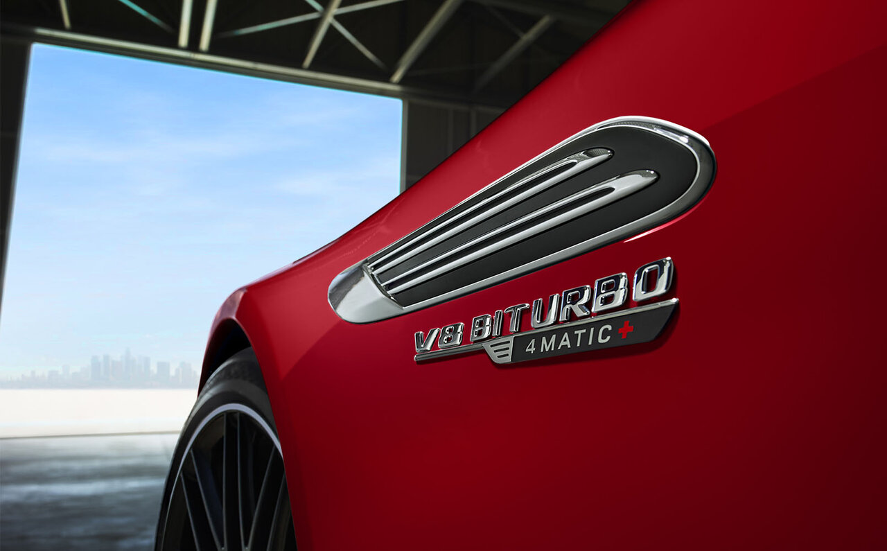 最高出力585ps、最高速度315㎞/h──メルセデスAMG SL 63 4MATIC+ が日本上陸｜Mercedes AMG