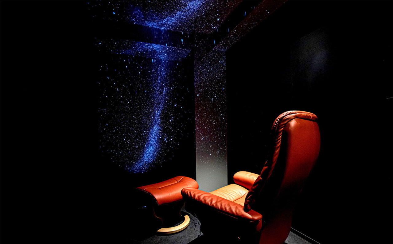 QUIRON's Deep Sleep Head Spa in a Planetarium Setting: This Summer's Limited Special Care | BEAUTY
