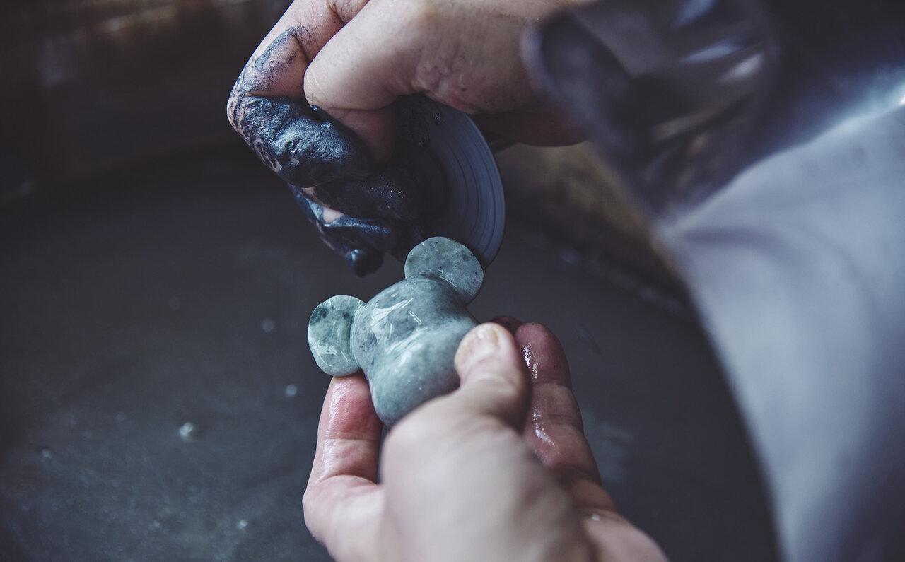 Transmitting Yamanashi's traditional crafts, Japan's foremost jewelry production area, to the world! A 200% BE@RBRICK processed with jade | MEDICOM TOY