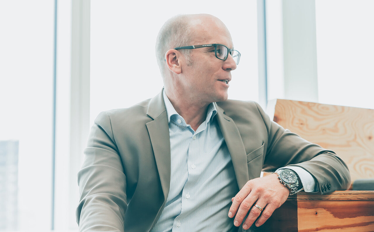 The Essence of Communication: Between the Speaker and the Conveyor | PORSCHE
