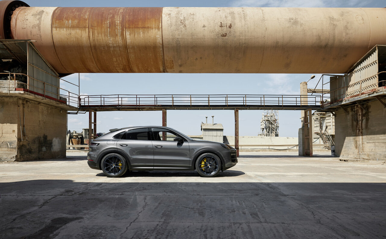 The Most Powerful Model Ever Arrives for the New Porsche Cayenne | Porsche