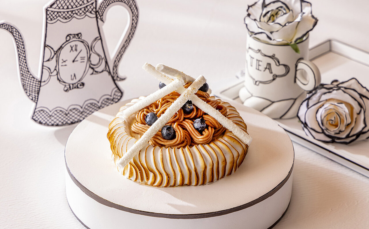 Sweets Buffet "Alice in the Land of Picture Books" Embodies the World of Picture Books, Now Held at Hilton Tokyo | EAT
