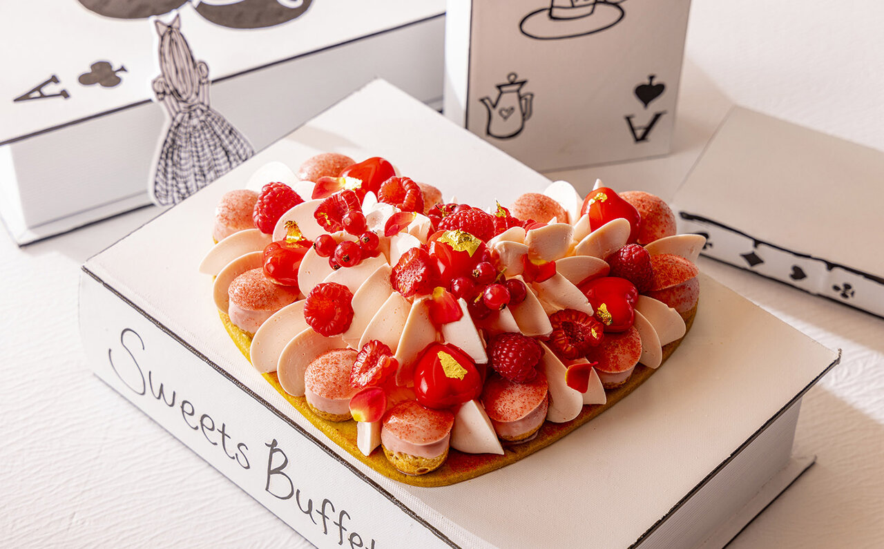 Sweets Buffet "Alice in the Land of Picture Books" Embodies the World of Picture Books, Now Held at Hilton Tokyo | EAT