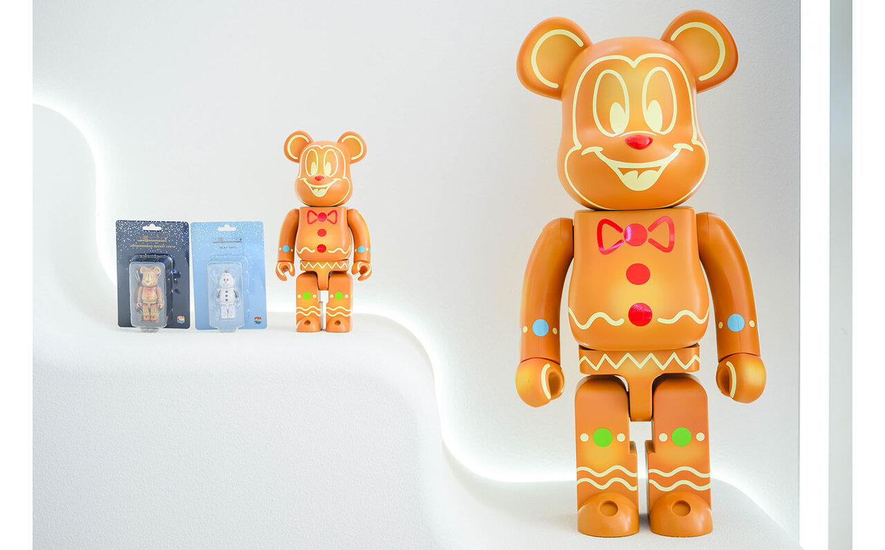 A Christmas event displaying 100 Disney 2000% BE@RBRICKs is underway in Hong Kong | MEDICOM TOY