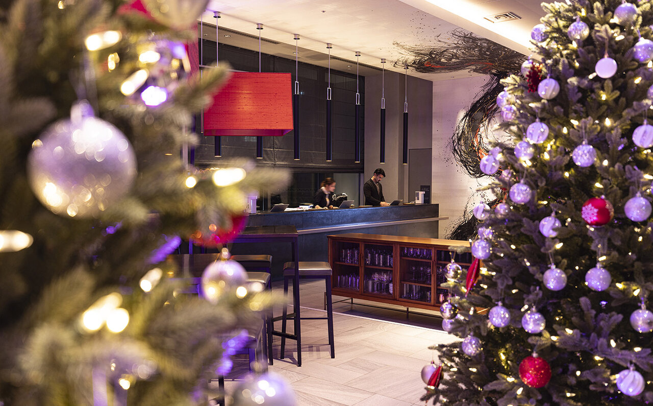 心躍るクリスマス限定ディナーコースが「プルマン東京田町」から登場｜EAT