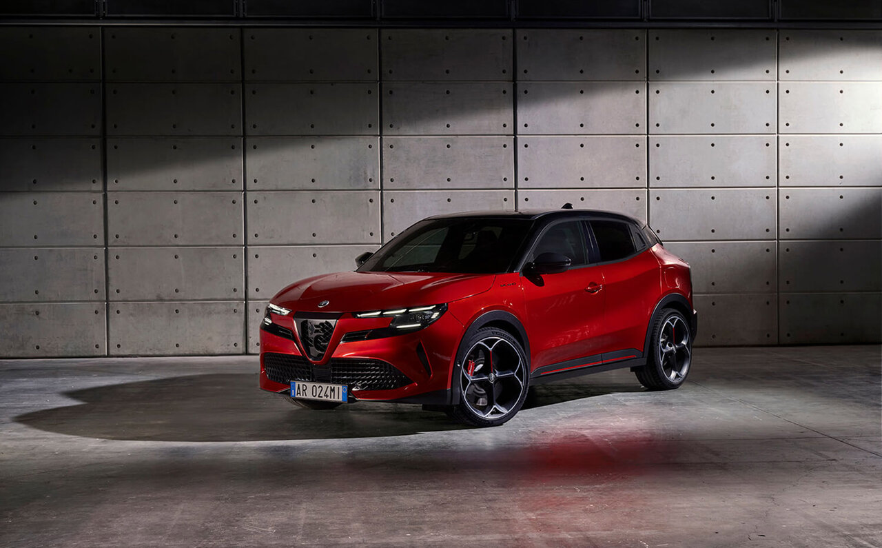 Alfa Romeo's First BEV Also Arrives: The Compact SUV 'Milano,' Renamed 'Junior,' Makes Its Debut