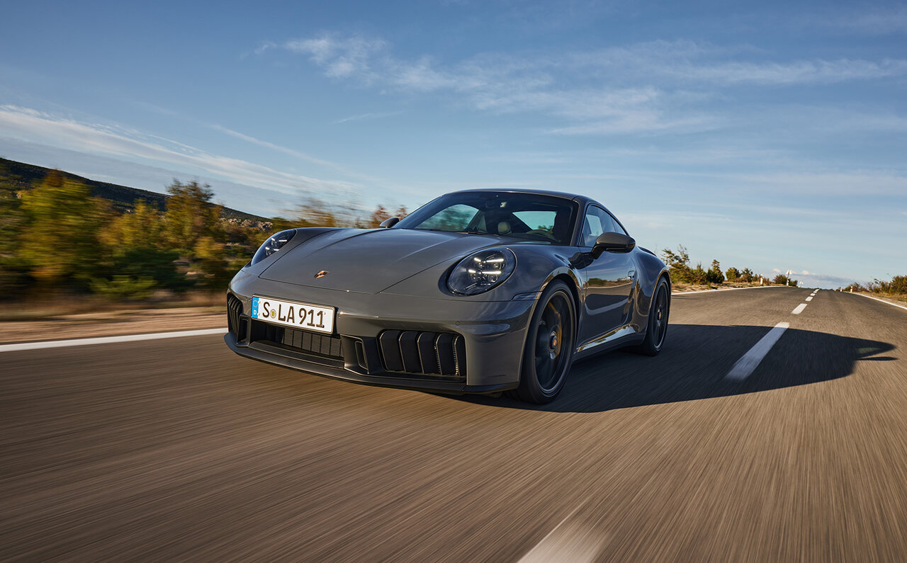 Corvette Finally Electrifies: The Hybrid AWD Chevrolet Corvette E-Ray Debuts | Chevrolet