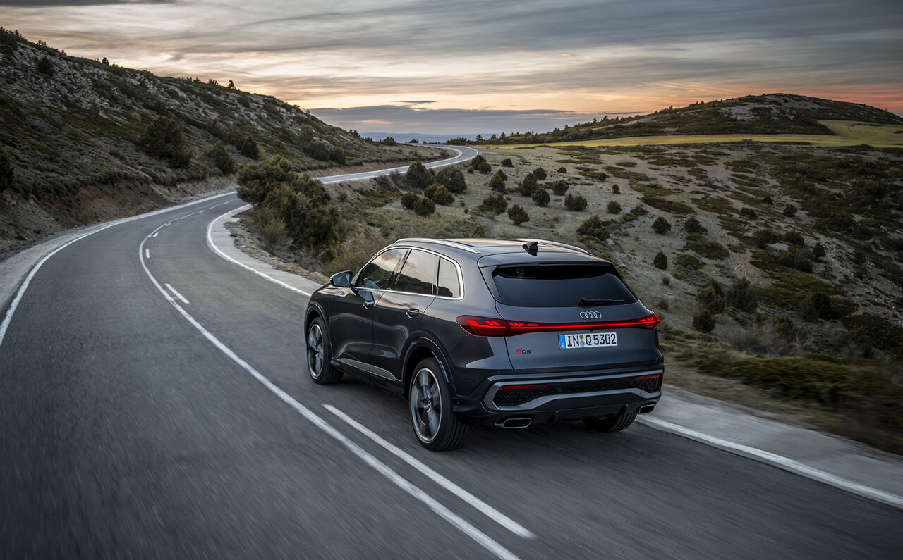 アウディのミッドサイズSUV「Q5」が第3世代へと進化｜Audi