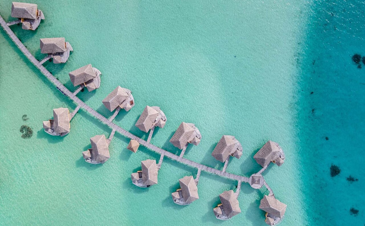 Short Series Part 2: Overwater Bungalows, a Dream Come True, Offer Pure Bliss Even for Solo Travelers ♡