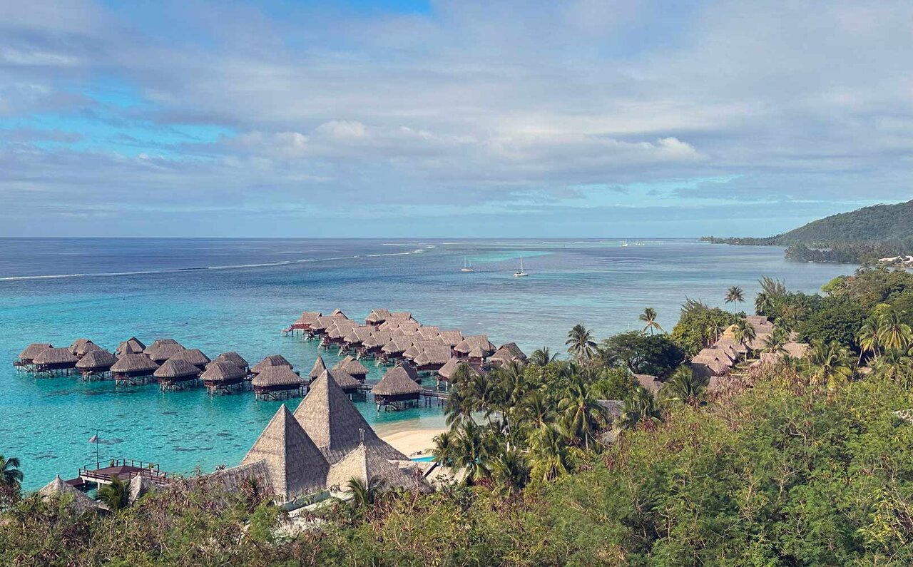 Short Series Part 2: Overwater Bungalows, a Dream Come True, Offer Pure Bliss Even for Solo Travelers ♡
