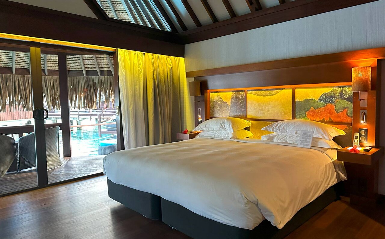 Short Series Part 2: Overwater Bungalows, a Dream Come True, Offer Pure Bliss Even for Solo Travelers ♡