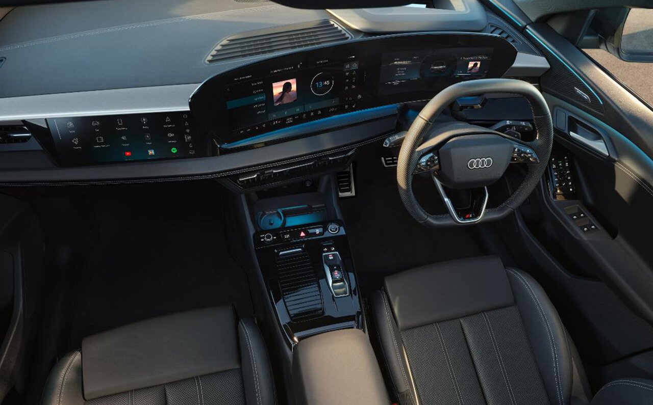 Audi Q6 e-tron｜アウディ Q6 イートロン