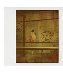 INSTANT MOMENTS 04