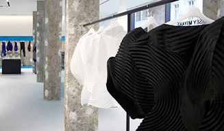 ISSEY MIYAKE｜吉岡徳仁　04