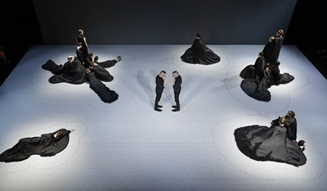 VIKTOR & ROLF｜ヴィクター＆ロルフ 03