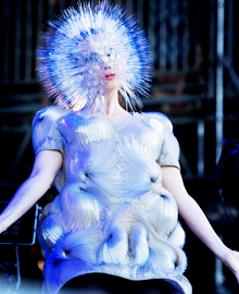 ART FILE 33｜「Björk」｜連載「世界のアート展から」