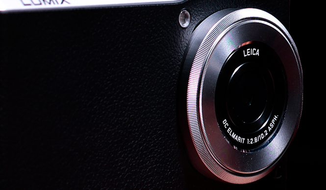 Adjusting Shooting Settings is Easy by Rotating the Lens Area on the Panasonic LUMIX CM1