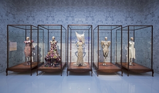 Alexander McQueen: Savage Beauty
