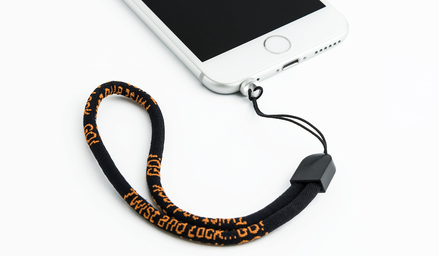 Pluggy Lock |プラギーロック ストラップホール「Pluggy Lock + Wrist Strap」