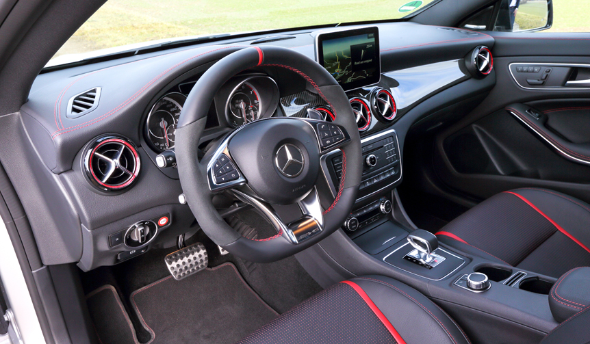 Mercedes-AMG CLA 45 4MATIC Shooting Brake ｜メルセデスAMG CLA 45 4MATIC シューティングブレーク 