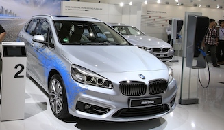 s_14_bmw-225xe