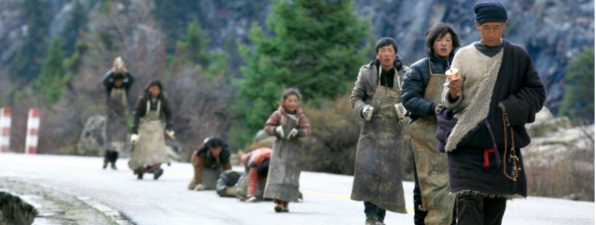 A Road Movie Depicting a Grand Tibetan Pilgrimage