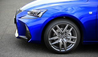 Lexus IS300h|レクサス IS300h